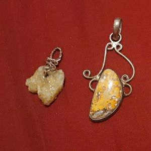 🛑SOLD🛑4 Pendants